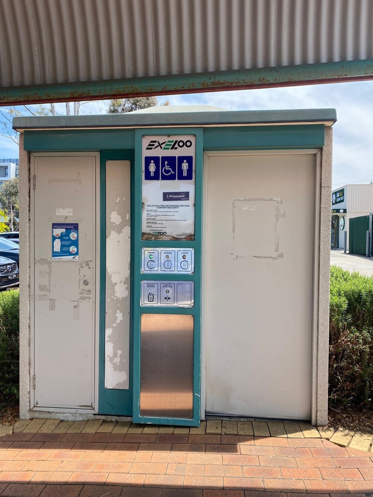 Photo of existing toilet at Jackson Court