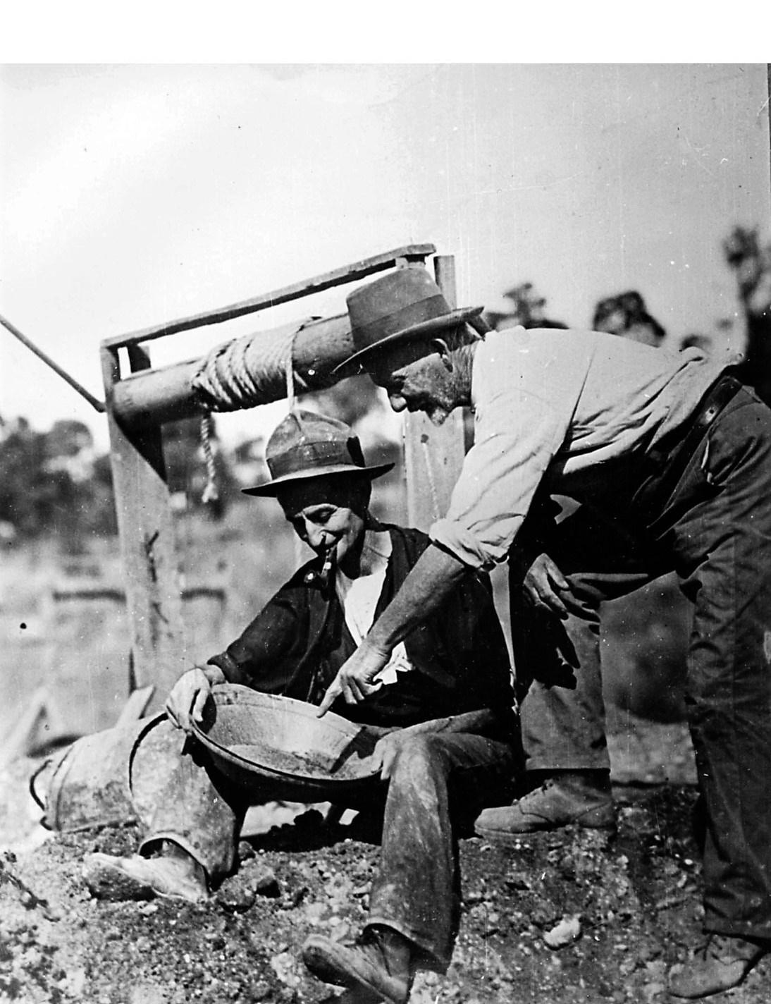 Panning for Gold Warrandyte